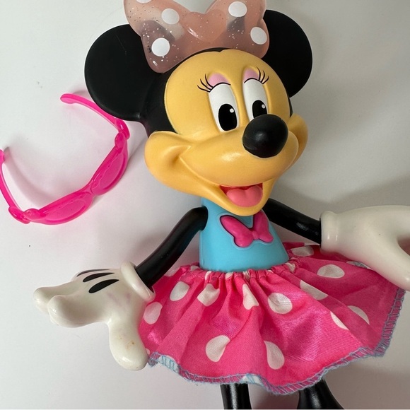 Disney, Minnie Mouse, Singing Glitz & Glam Posable Talking, Color Bow Lights Up - Picture 13 of 16